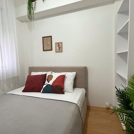 Charming 2 Bedroom Apartment Skopje Exterior photo